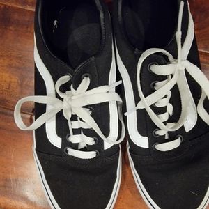 Vans Women's Off The Wall size 8, black